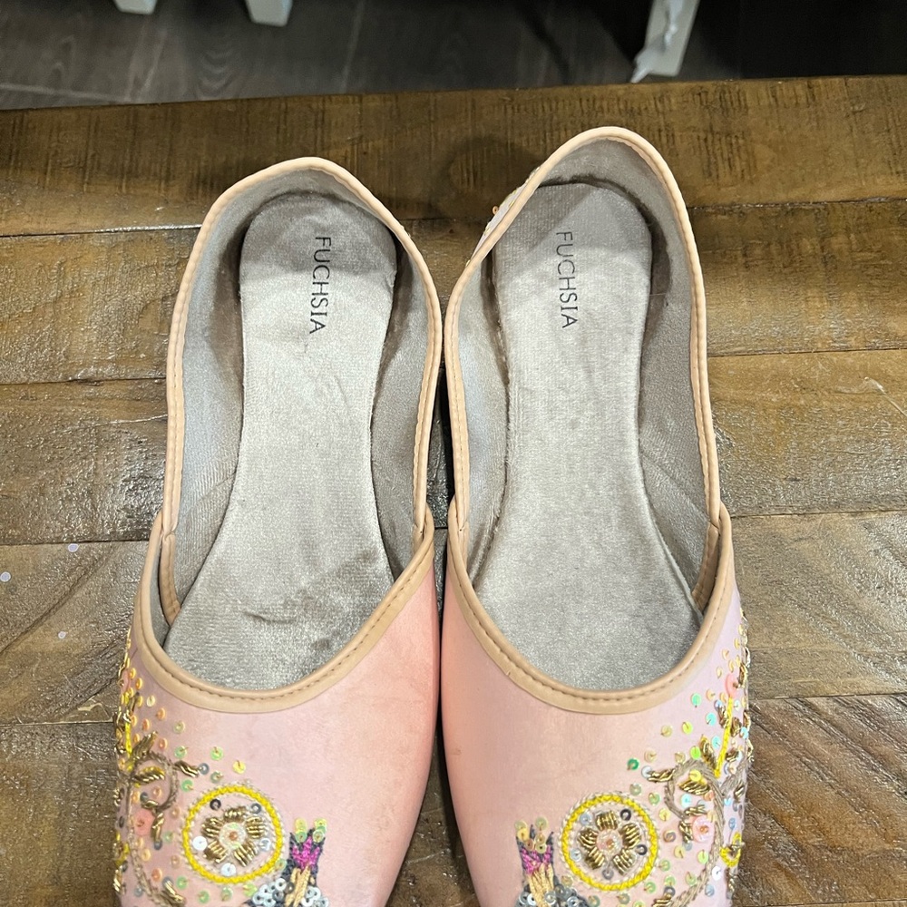 Women's Embroidered Pink Flats
